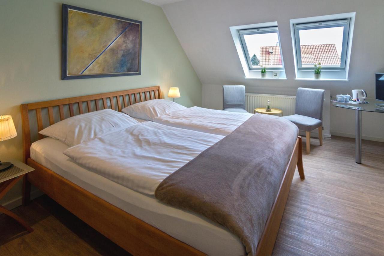 Hotel Am Elisabethufer Йевер Экстерьер фото