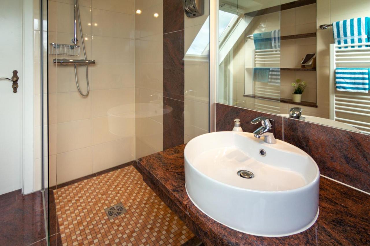 Hotel Am Elisabethufer Йевер Экстерьер фото