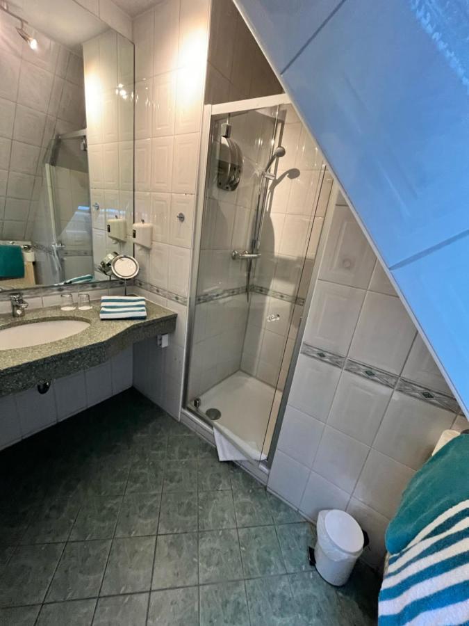 Hotel Am Elisabethufer Йевер Экстерьер фото