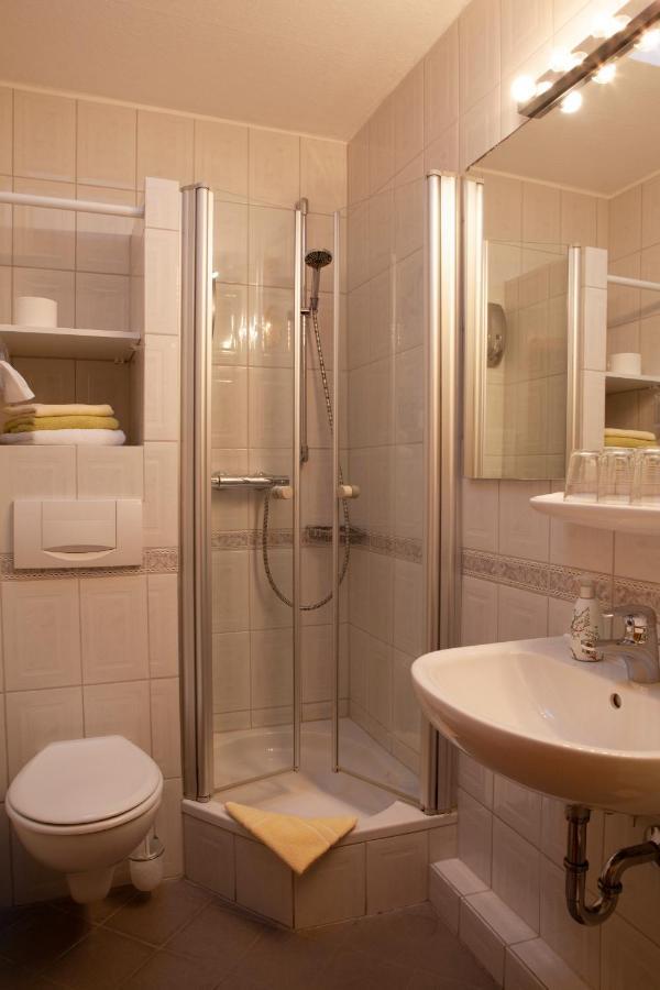 Hotel Am Elisabethufer Йевер Экстерьер фото